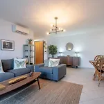 Paparazzi - Riverviews *