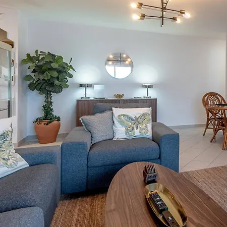 Paparazzi - Riverviews Appartement